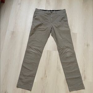 Calvin Klein Men's Classic Khaki Chinos 32Wx34L slim fit EUC